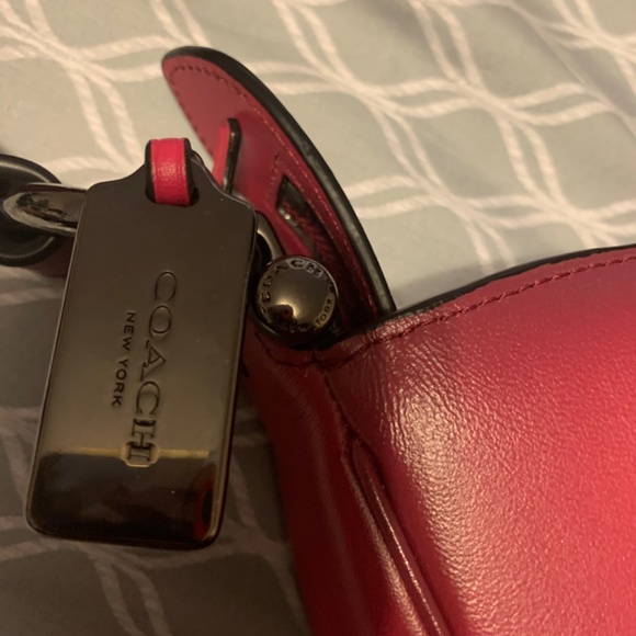 Coach - Picture 2 of 7